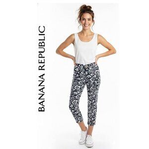 BANANA REPUBLIC, boyfriend cut blue and off-white floral jeans